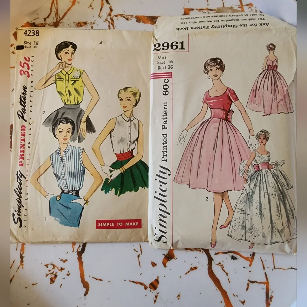Simplicity Vintage Sewing Patterns Collection - Picture 4 of 6